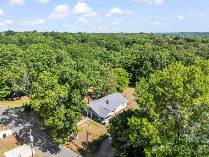 44 Dulin Drive, Concord, NC 28027.  MLS# CAR4376596, YatesRealty ID 27821. 