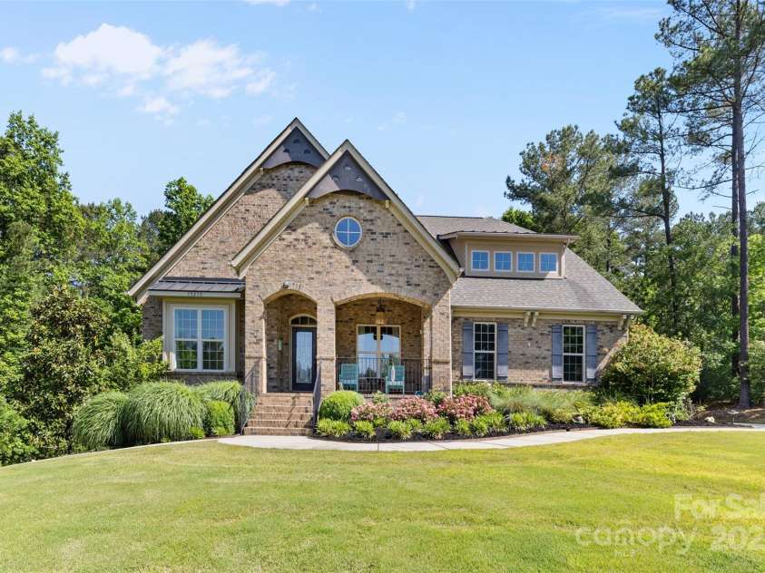 15210 Pavilion Valley Circle, Huntersville, NC 28078.  MLS# CAR4245439, YatesRealty ID 27822. 