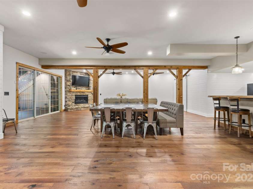 15210 Pavilion Valley Circle, Huntersville, NC 28078.  MLS# CAR4245439, YatesRealty ID 27822. 