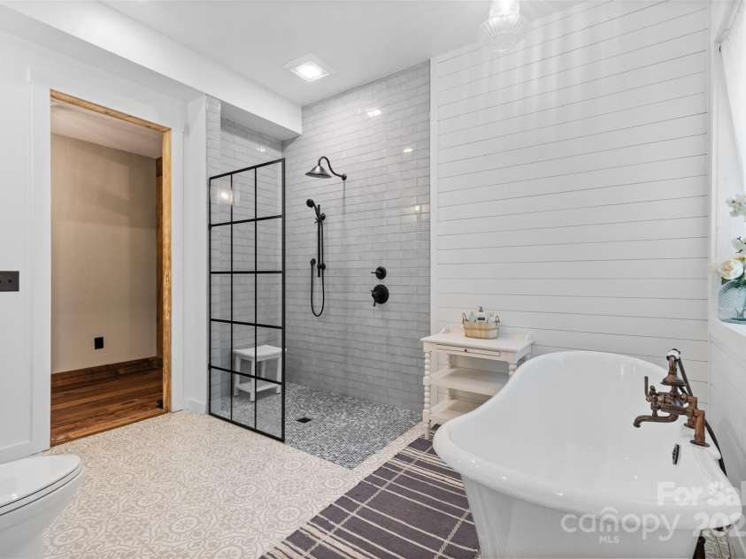 15210 Pavilion Valley Circle, Huntersville, NC 28078.  MLS# CAR4245439, YatesRealty ID 27822. 