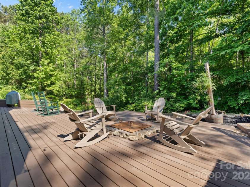 15210 Pavilion Valley Circle, Huntersville, NC 28078.  MLS# CAR4245439, YatesRealty ID 27822. 