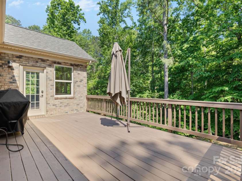 15210 Pavilion Valley Circle, Huntersville, NC 28078.  MLS# CAR4245439, YatesRealty ID 27822. 