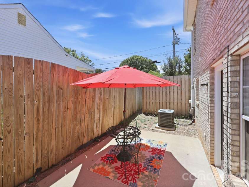 806 Maupin Avenue, Salisbury, NC 28144.  MLS# CAR4385180, YatesRealty ID 27822. 