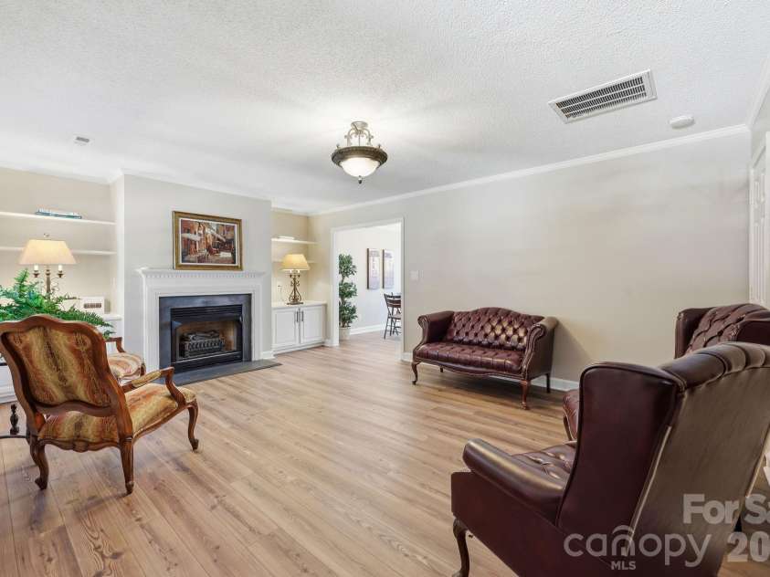 806 Maupin Avenue, Salisbury, NC 28144.  MLS# CAR4385180, YatesRealty ID 27822. 