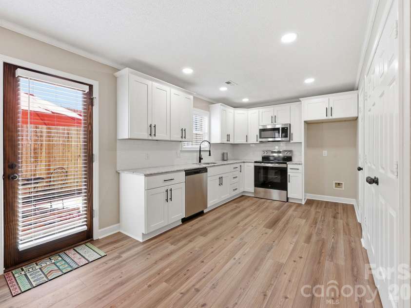 806 Maupin Avenue, Salisbury, NC 28144.  MLS# CAR4385180, YatesRealty ID 27822. 