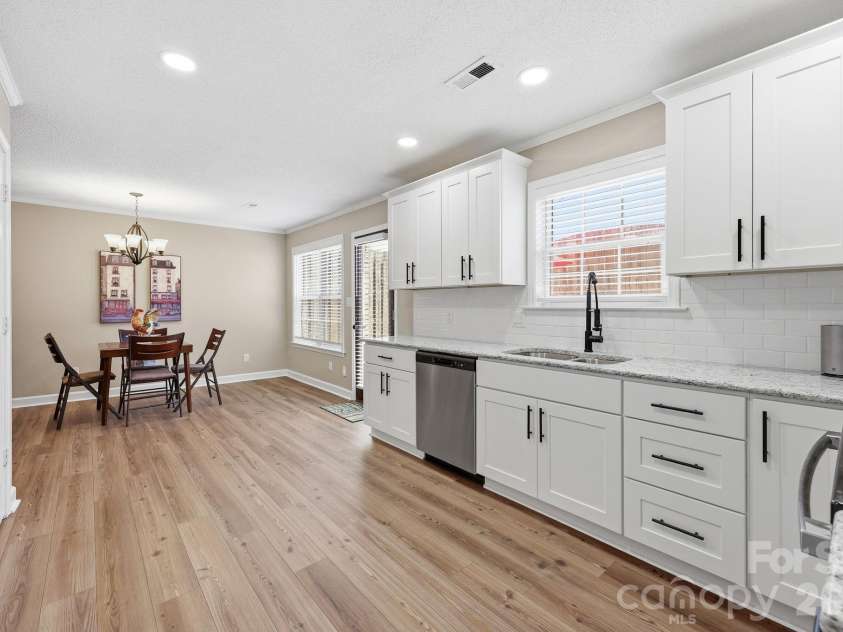 806 Maupin Avenue, Salisbury, NC 28144.  MLS# CAR4385180, YatesRealty ID 27822. 