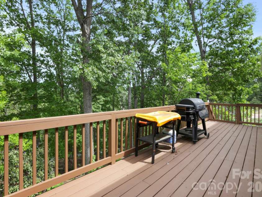 127 Cairens Ridge Drive, Mills River, NC 28759.  MLS# CAR4380614, YatesRealty ID 27823. 