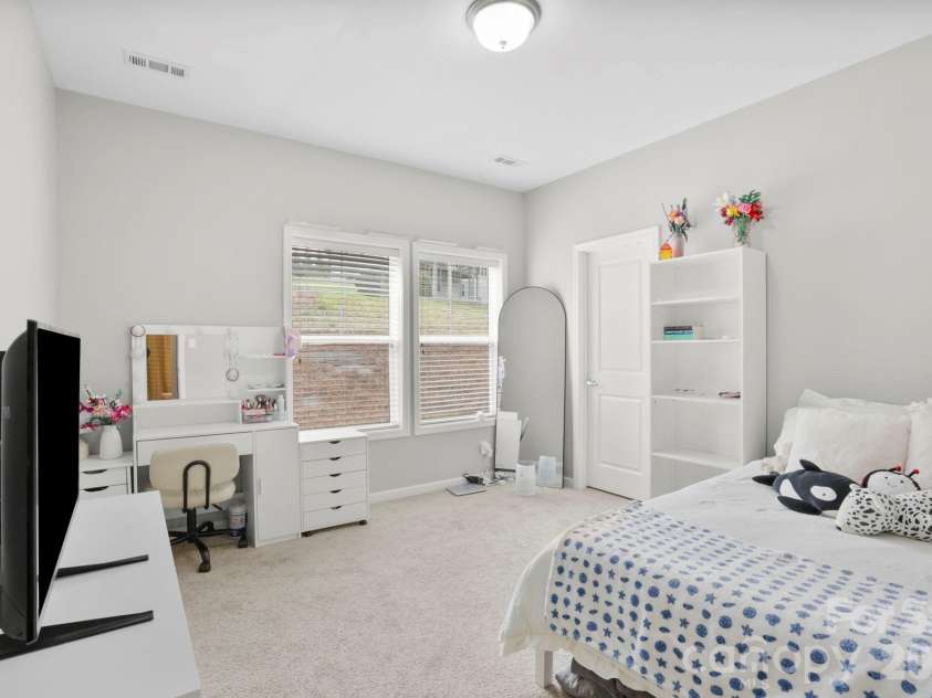 127 Cairens Ridge Drive, Mills River, NC 28759.  MLS# CAR4380614, YatesRealty ID 27823. 
