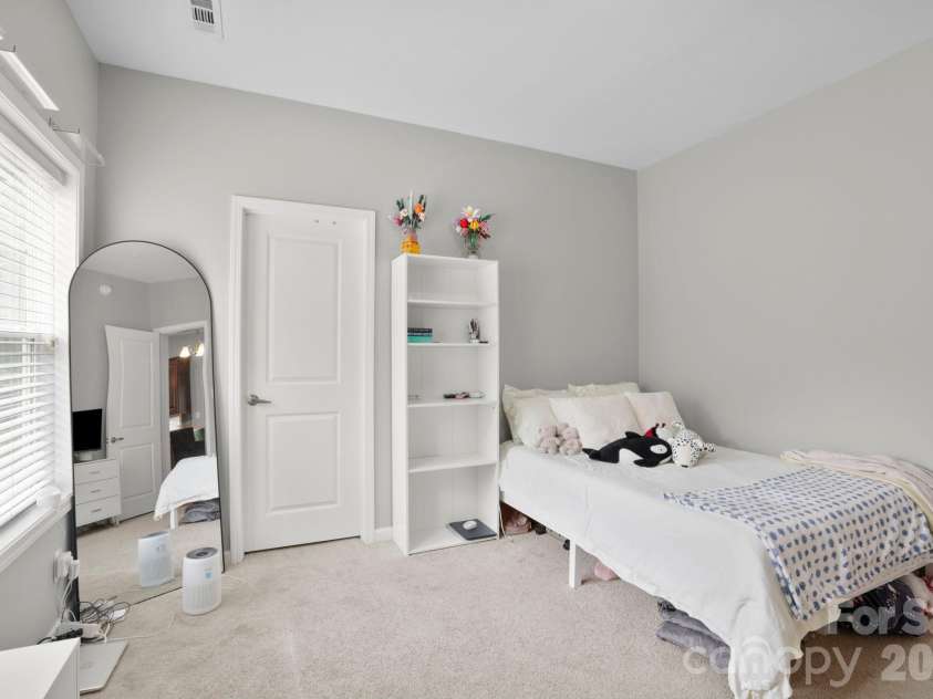 127 Cairens Ridge Drive, Mills River, NC 28759.  MLS# CAR4380614, YatesRealty ID 27823. 