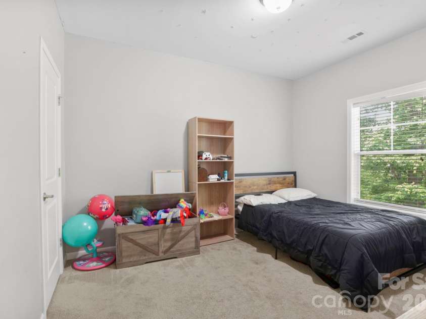 127 Cairens Ridge Drive, Mills River, NC 28759.  MLS# CAR4380614, YatesRealty ID 27823. 