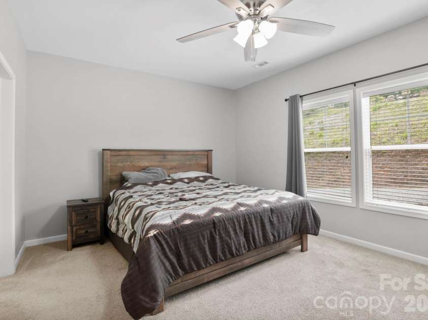 127 Cairens Ridge Drive, Mills River, NC 28759.  MLS# CAR4380614, YatesRealty ID 27823. 