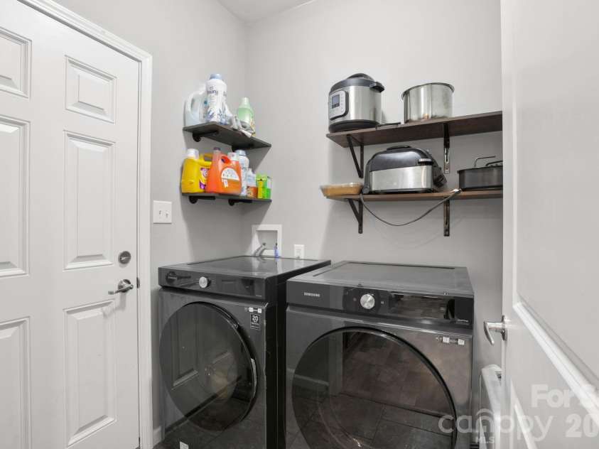 127 Cairens Ridge Drive, Mills River, NC 28759.  MLS# CAR4380614, YatesRealty ID 27823. 