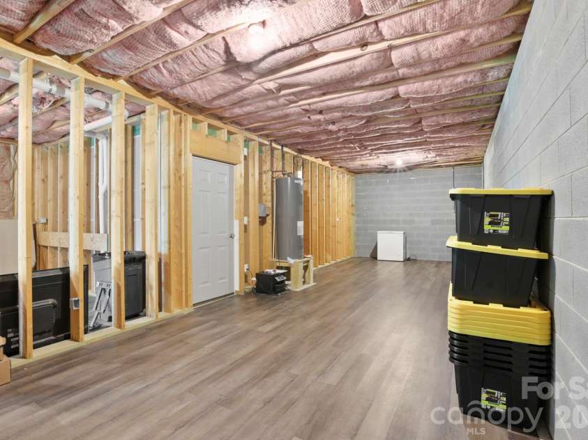 127 Cairens Ridge Drive, Mills River, NC 28759.  MLS# CAR4380614, YatesRealty ID 27823. 