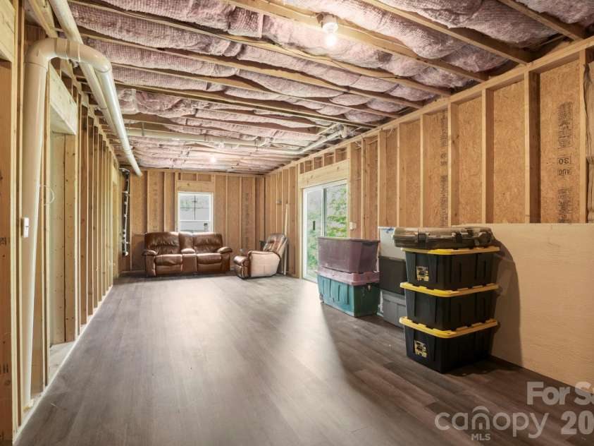 127 Cairens Ridge Drive, Mills River, NC 28759.  MLS# CAR4380614, YatesRealty ID 27823. 