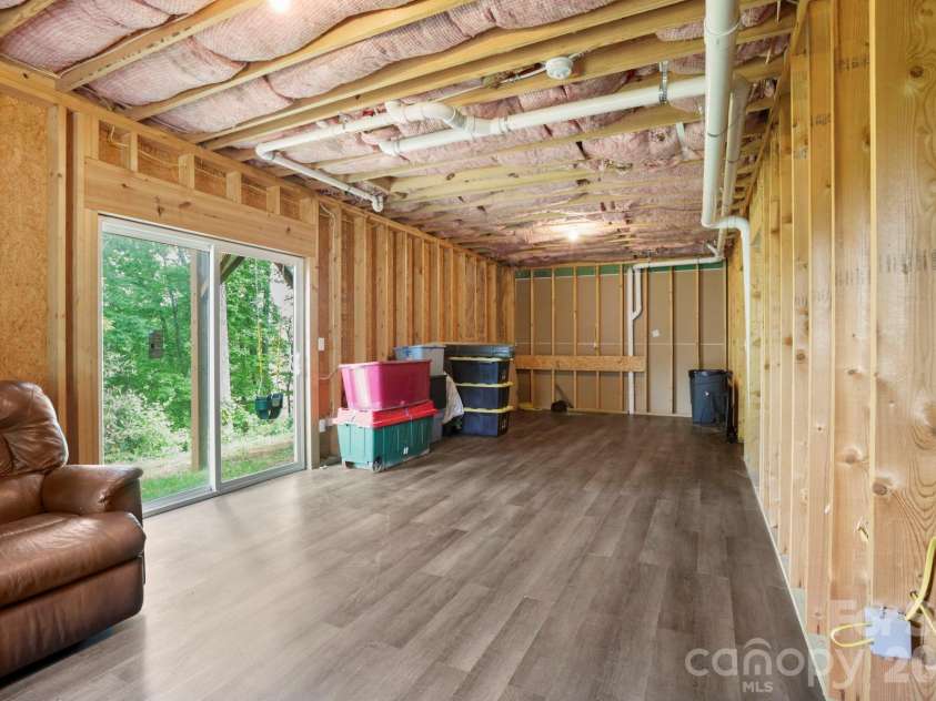 127 Cairens Ridge Drive, Mills River, NC 28759.  MLS# CAR4380614, YatesRealty ID 27823. 