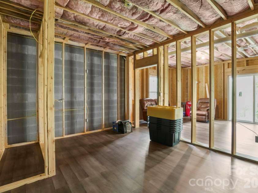 127 Cairens Ridge Drive, Mills River, NC 28759.  MLS# CAR4380614, YatesRealty ID 27823. 