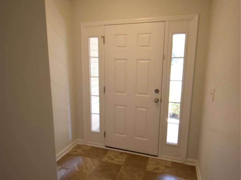 9721 Castle Terrace Court, Charlotte, NC 28215.  MLS# CAR4285111, YatesRealty ID 27823. 