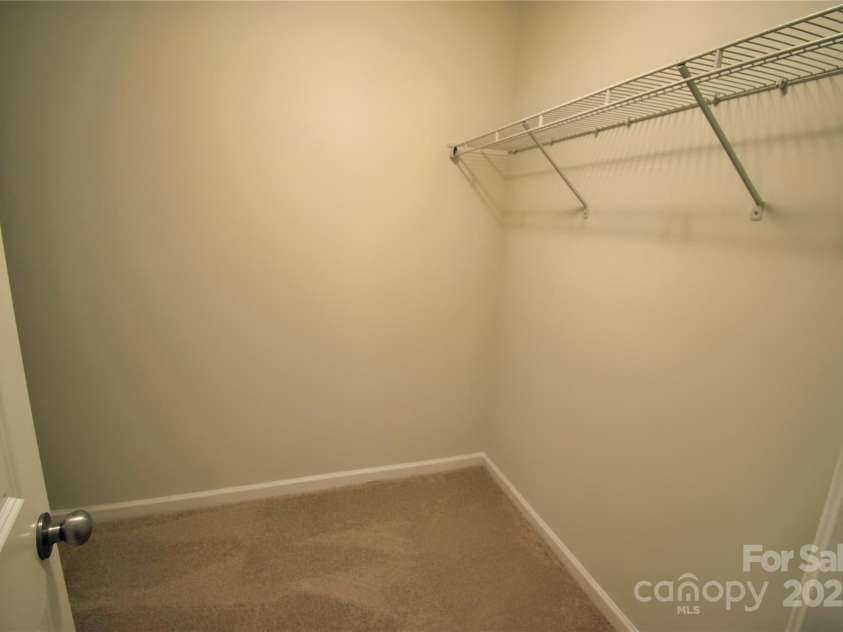 9721 Castle Terrace Court, Charlotte, NC 28215.  MLS# CAR4285111, YatesRealty ID 27823. 