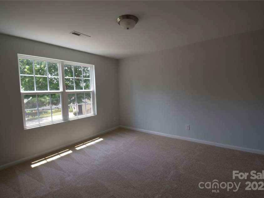 9721 Castle Terrace Court, Charlotte, NC 28215.  MLS# CAR4285111, YatesRealty ID 27823. 
