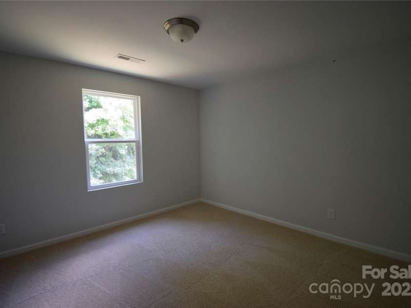 9721 Castle Terrace Court, Charlotte, NC 28215.  MLS# CAR4285111, YatesRealty ID 27823. 