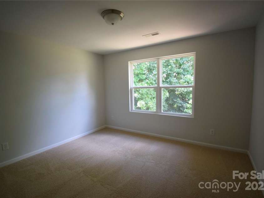 9721 Castle Terrace Court, Charlotte, NC 28215.  MLS# CAR4285111, YatesRealty ID 27823. 