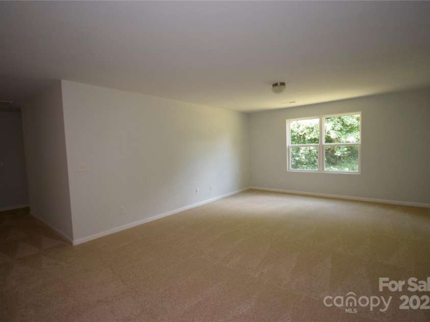 9721 Castle Terrace Court, Charlotte, NC 28215.  MLS# CAR4285111, YatesRealty ID 27823. Bonus