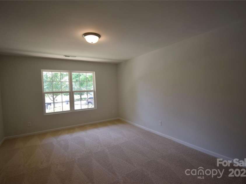 9721 Castle Terrace Court, Charlotte, NC 28215.  MLS# CAR4285111, YatesRealty ID 27823. Primary down