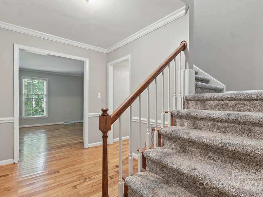 1517 Barden Road, Charlotte, NC 28226.  MLS# CAR4266638, YatesRealty ID 27825. 