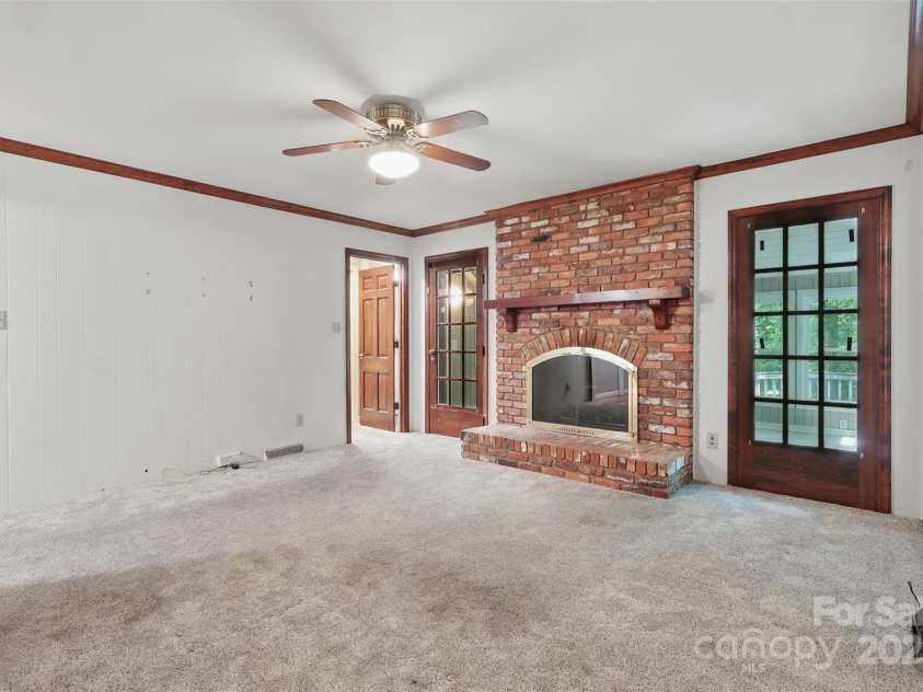 1517 Barden Road, Charlotte, NC 28226.  MLS# CAR4266638, YatesRealty ID 27825. 
