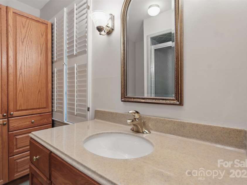 1517 Barden Road, Charlotte, NC 28226.  MLS# CAR4266638, YatesRealty ID 27825. 