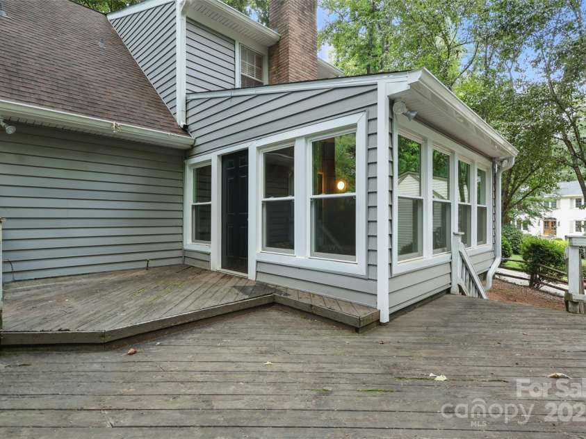 1517 Barden Road, Charlotte, NC 28226.  MLS# CAR4266638, YatesRealty ID 27825. 