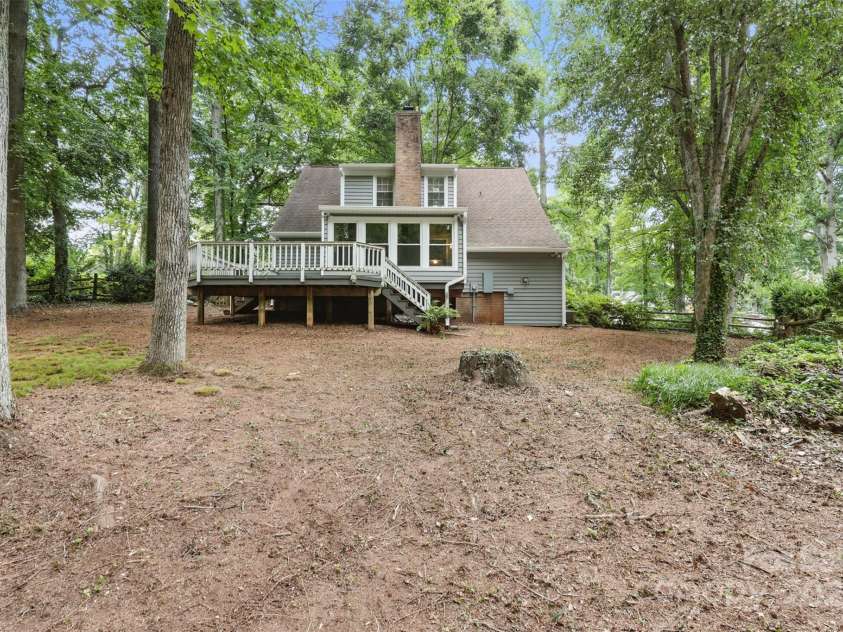 1517 Barden Road, Charlotte, NC 28226.  MLS# CAR4266638, YatesRealty ID 27825. 