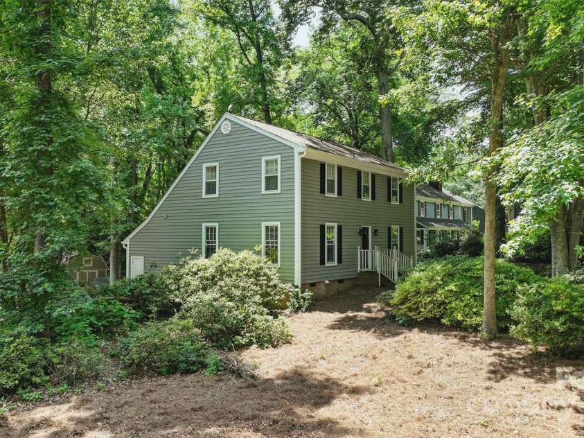 1517 Barden Road, Charlotte, NC 28226.  MLS# CAR4266638, YatesRealty ID 27825. 