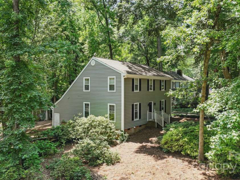 1517 Barden Road, Charlotte, NC 28226.  MLS# CAR4266638, YatesRealty ID 27825. 