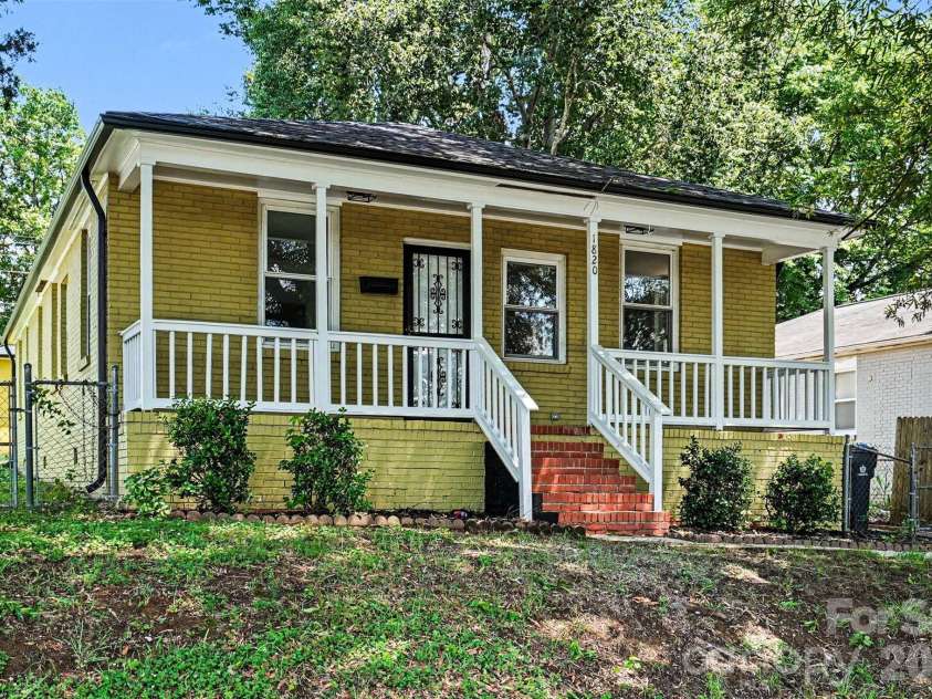 1820 Genesis Park Place, Charlotte, NC 28206.  MLS# CAR4387246, YatesRealty ID 27826. 