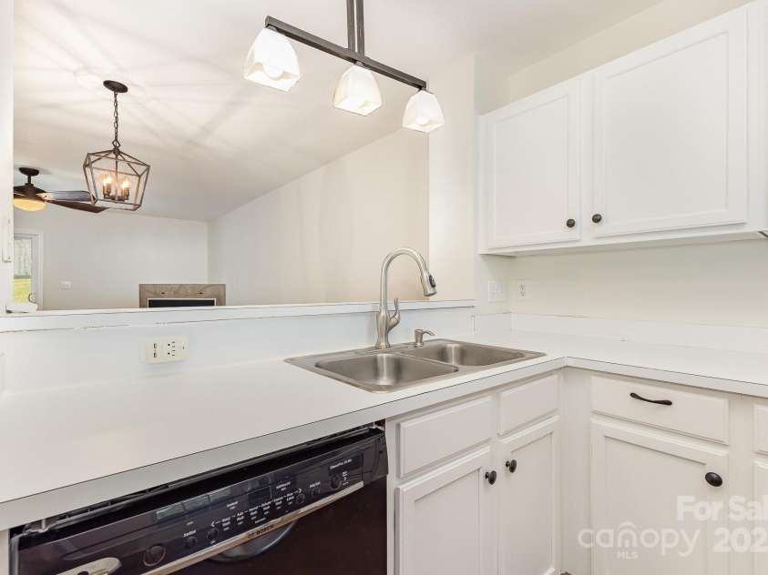 971 Heritage Parkway, Fort Mill, SC 29715.  MLS# CAR4280923, YatesRealty ID 27826. 