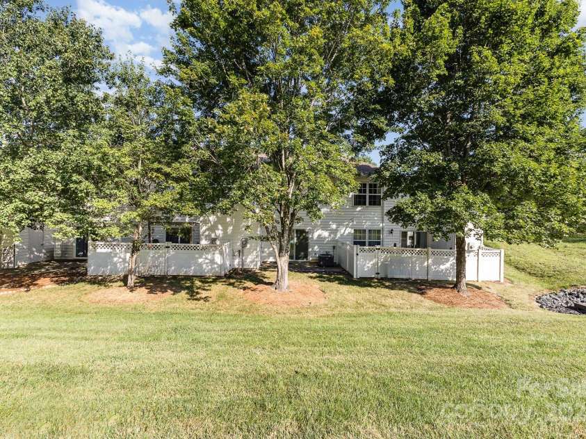 971 Heritage Parkway, Fort Mill, SC 29715.  MLS# CAR4280923, YatesRealty ID 27826. 