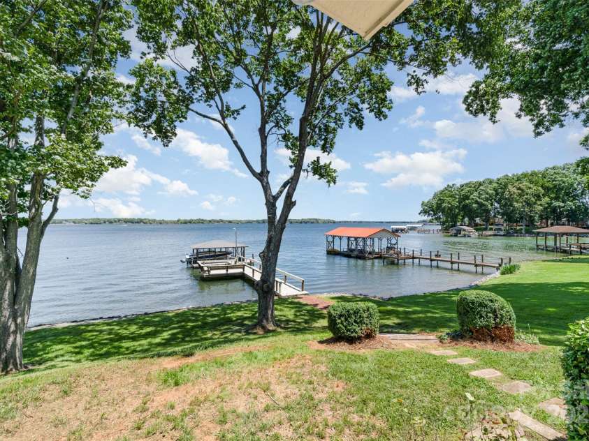 5114 Leisure Lane, Sherrills Ford, NC 28673.  MLS# CAR4263553, YatesRealty ID 27827. 