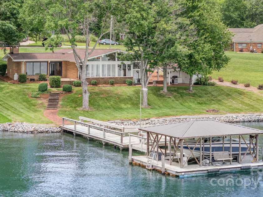 5114 Leisure Lane, Sherrills Ford, NC 28673.  MLS# CAR4263553, YatesRealty ID 27827. 