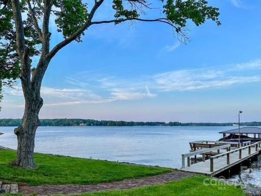 5114 Leisure Lane, Sherrills Ford, NC 28673.  MLS# CAR4263553, YatesRealty ID 27827. 