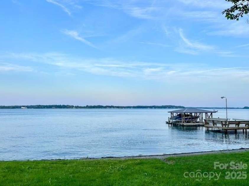 5114 Leisure Lane, Sherrills Ford, NC 28673.  MLS# CAR4263553, YatesRealty ID 27827. 