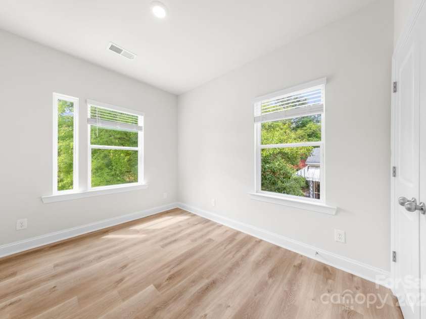 1322 Condon Street, Charlotte, NC 28216.  MLS# CAR4235524, YatesRealty ID 27828. 