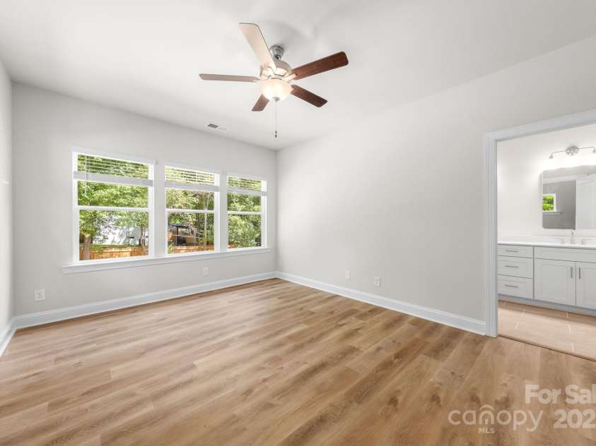 1322 Condon Street, Charlotte, NC 28216.  MLS# CAR4235524, YatesRealty ID 27828. 