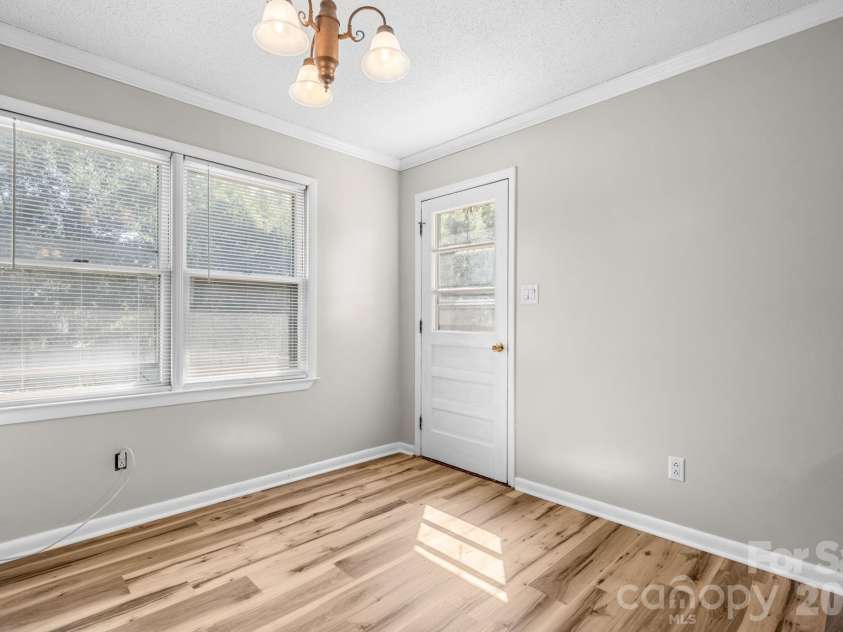 5208 Piedmont Circle, Conover, NC 28613.  MLS# CAR4363470, YatesRealty ID 27828. 