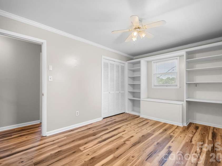 5208 Piedmont Circle, Conover, NC 28613.  MLS# CAR4363470, YatesRealty ID 27828. 