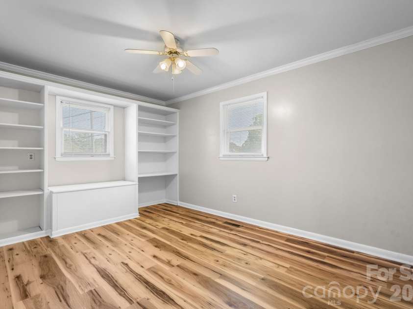 5208 Piedmont Circle, Conover, NC 28613.  MLS# CAR4363470, YatesRealty ID 27828. 