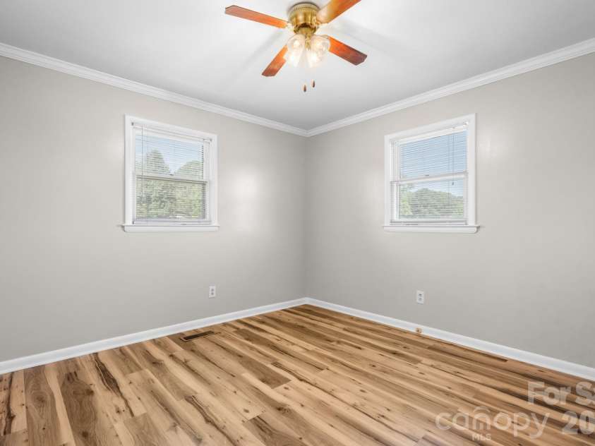 5208 Piedmont Circle, Conover, NC 28613.  MLS# CAR4363470, YatesRealty ID 27828. 