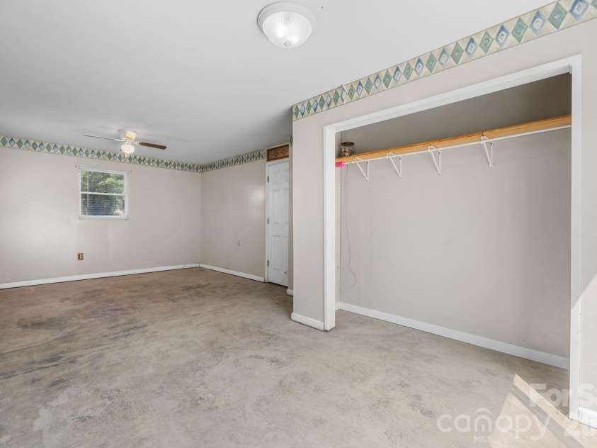 5208 Piedmont Circle, Conover, NC 28613.  MLS# CAR4363470, YatesRealty ID 27828. 