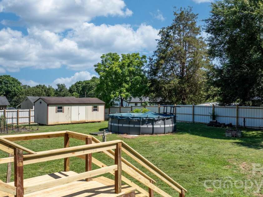 5208 Piedmont Circle, Conover, NC 28613.  MLS# CAR4363470, YatesRealty ID 27828. 