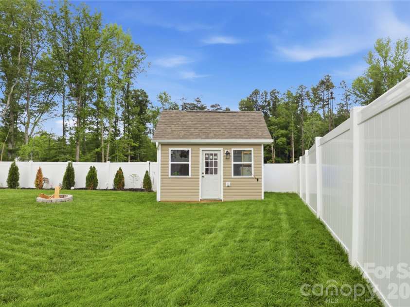 222 Moravian Court, Advance, NC 27006.  MLS# CAR4386891, YatesRealty ID 27829. 